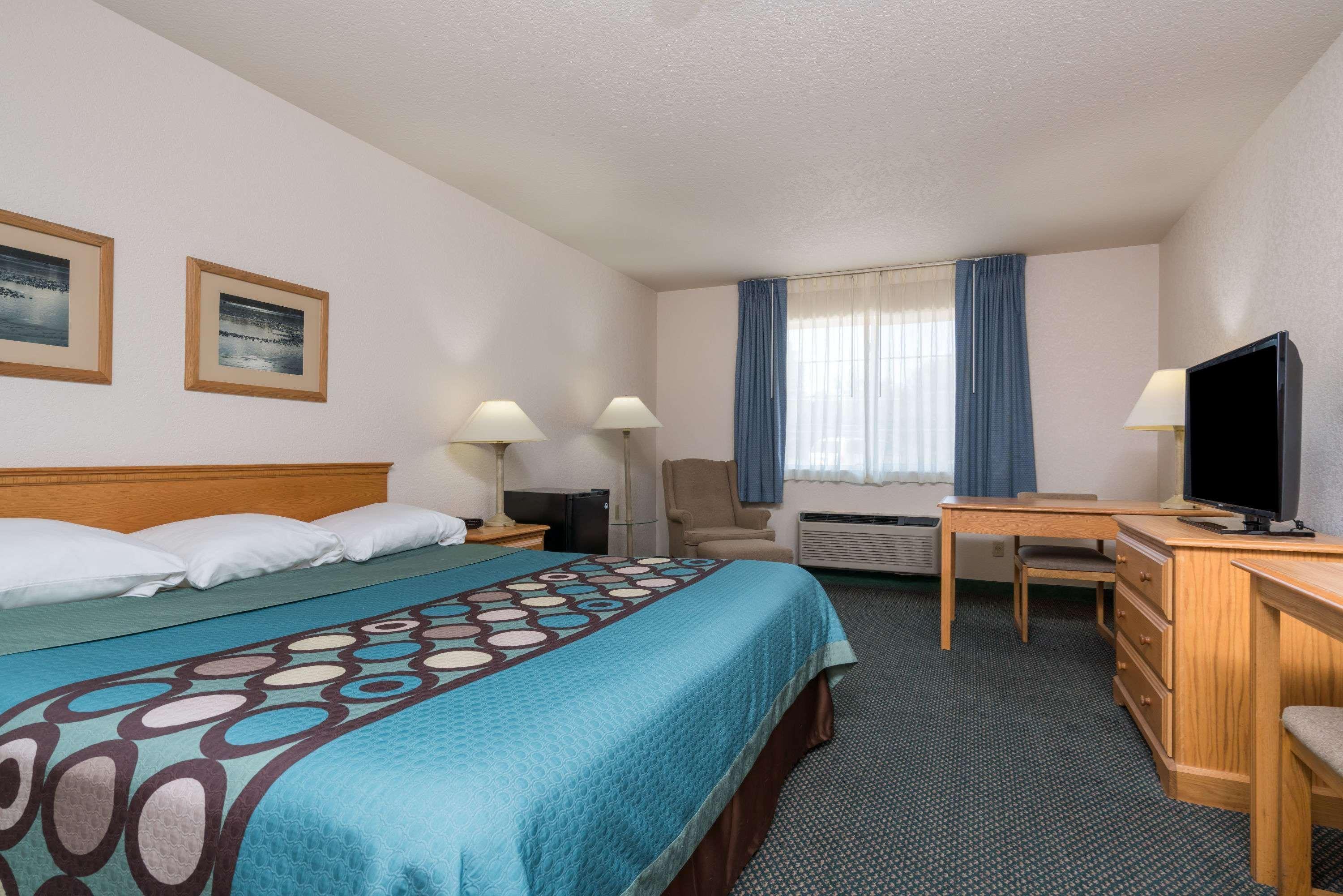 Super 8 By Wyndham Sheldon Hotel Luaran gambar